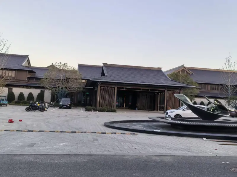 Проект за базен за хотел Blueway: Runquan Kaiyuan Mingting (огранок на чајниот град Лонгву)