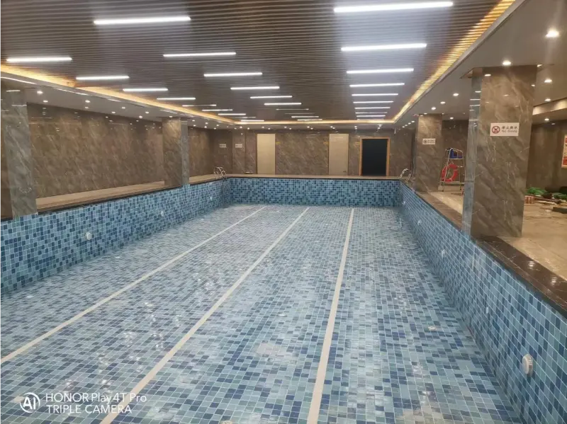 Топлинската пумпа Blueway ја подобрува удобноста на затворениот базен во станбениот проект Yabowen Mansion No.1